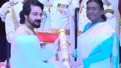 Padma awards 2026: President Droupadi Murmu presenting Padma Awards to Dharmendra Hema malini R Madhavan