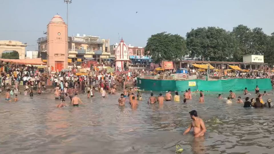 Muzaffarnagar: Thousands Gather at Shukteerth for Holy Dip on Ganga Dussehra