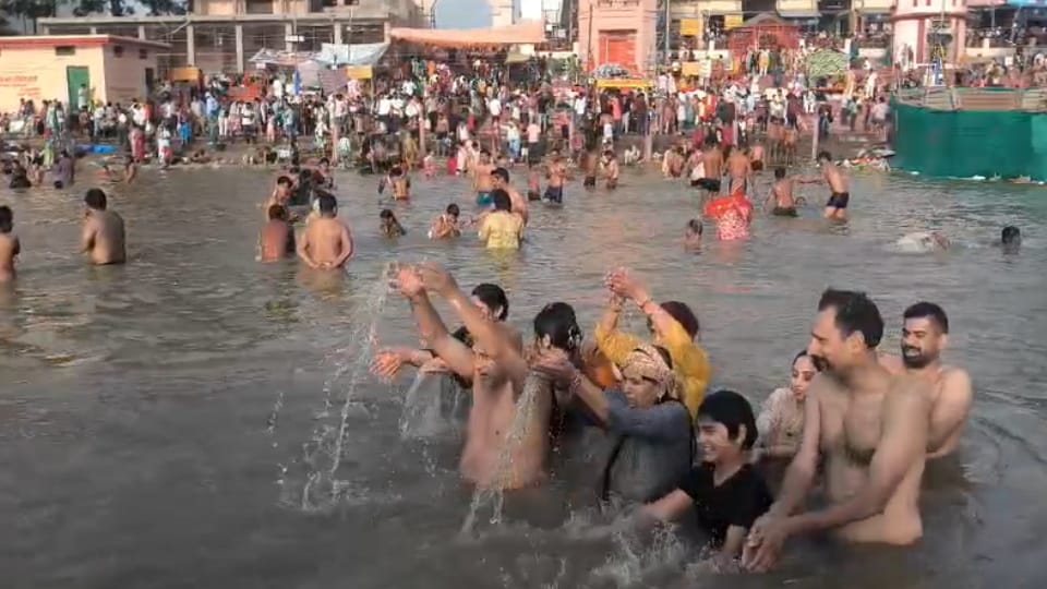 Muzaffarnagar: Thousands Gather at Shukteerth for Holy Dip on Ganga Dussehra