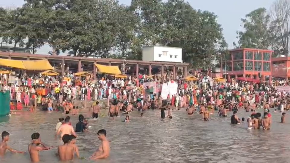 Muzaffarnagar: Thousands Gather at Shukteerth for Holy Dip on Ganga Dussehra