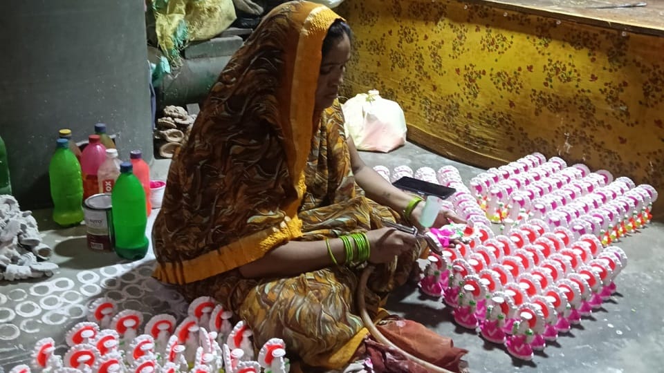 From Poverty to Empowerment: Agra’s Shashi Kumari Builds Successful Idol Business and Employs 15 Women