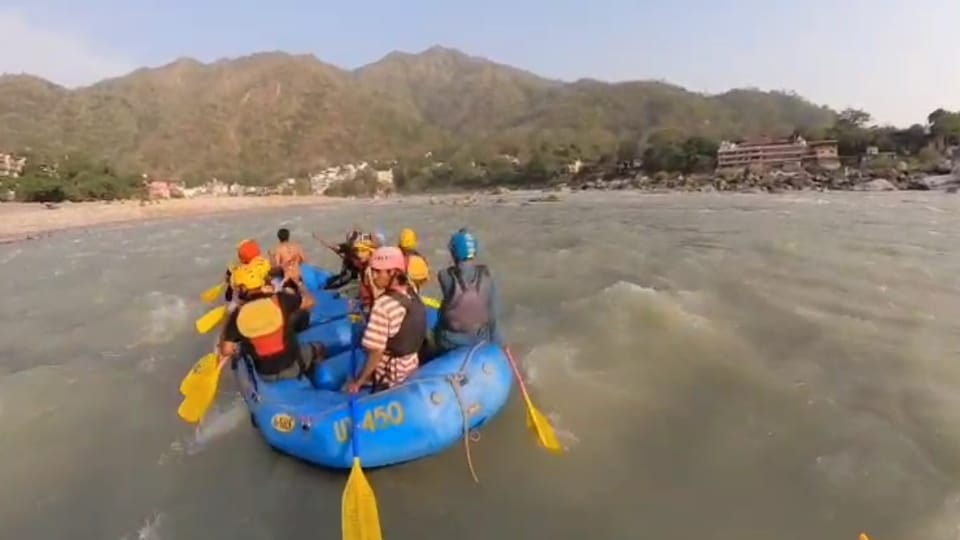 Rishikesh news Two Youths Swept Away In ganga Guides Pritam and Ankit Turn Saviors