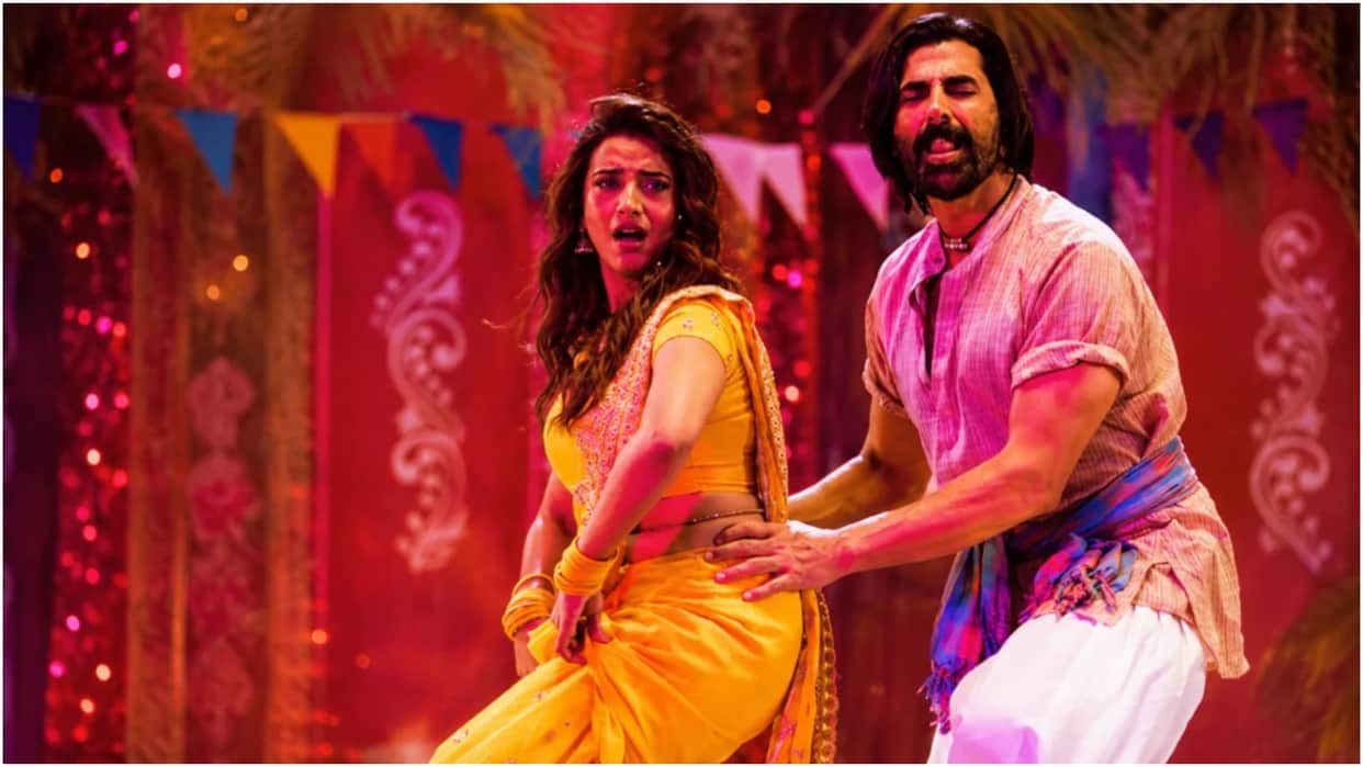 Akshay Kumar Shot Welcome To The Jungle Song Ghis Ghis Ghis In 103 Degree Fever Akshara Singh Praises Him