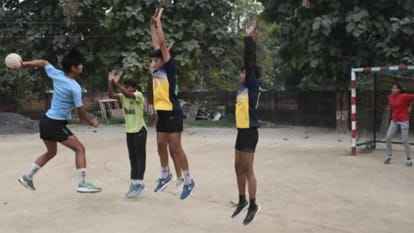 Cricket: Stalwarts Chase Down 205-Run Target in 15.2 Overs; Defeat KGF XI by Five Wickets