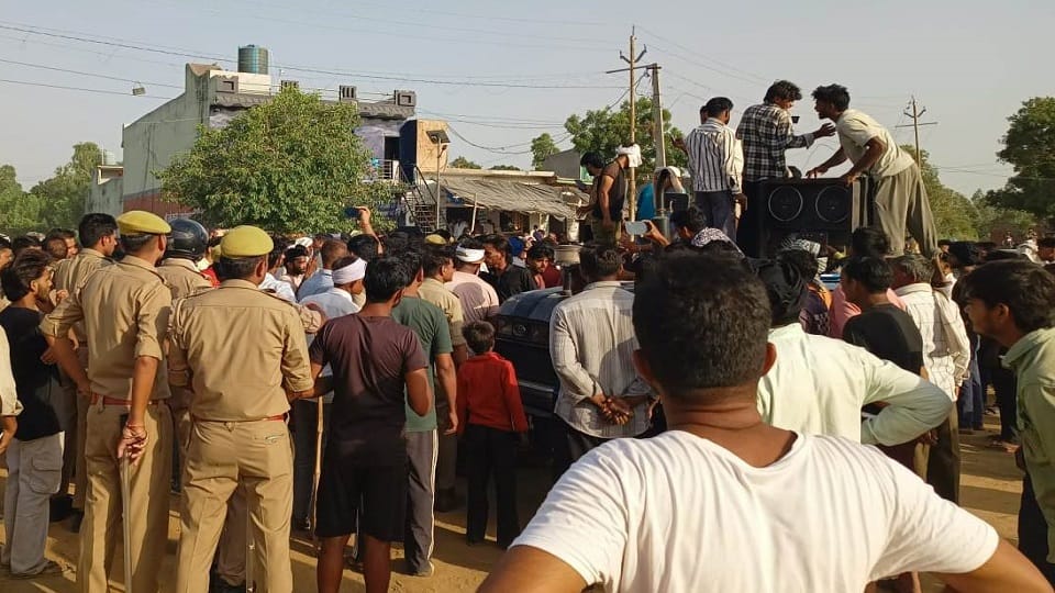Bijnor: Young man beaten to death in Jalilpur, fight broke out over dal worth Rs 20, Deepak got wrapped