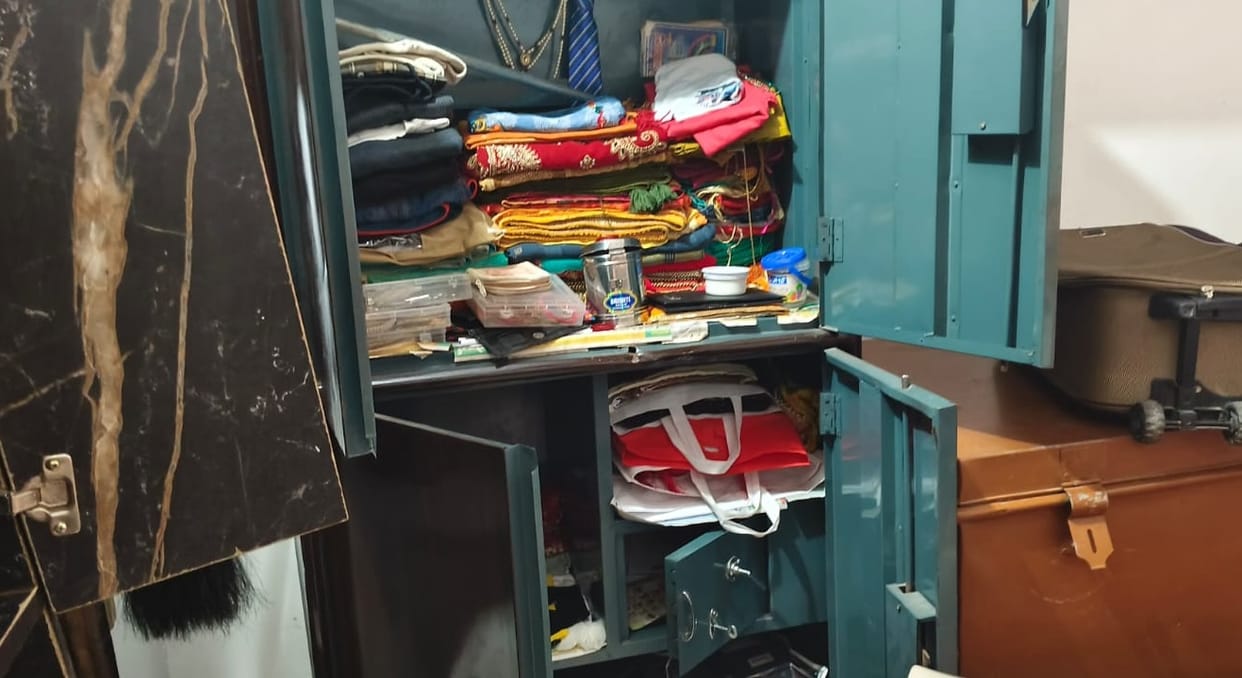 Auraiya Theft Family Visits Nainital Thieves Burglarize House in Their Absence Flee with Cash and Jewelry