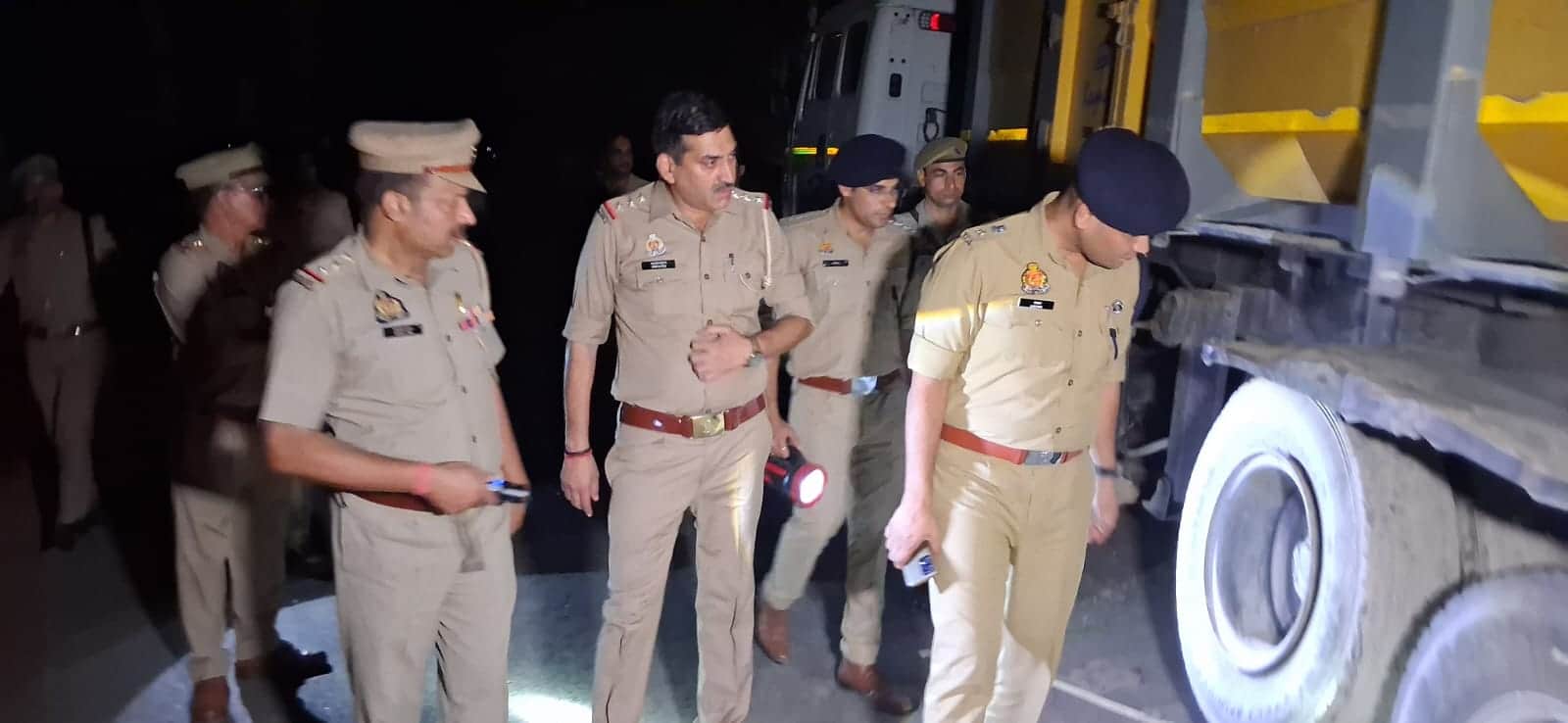 dumper truck ran over devotees reciting Ramayana three dead In Amroha
