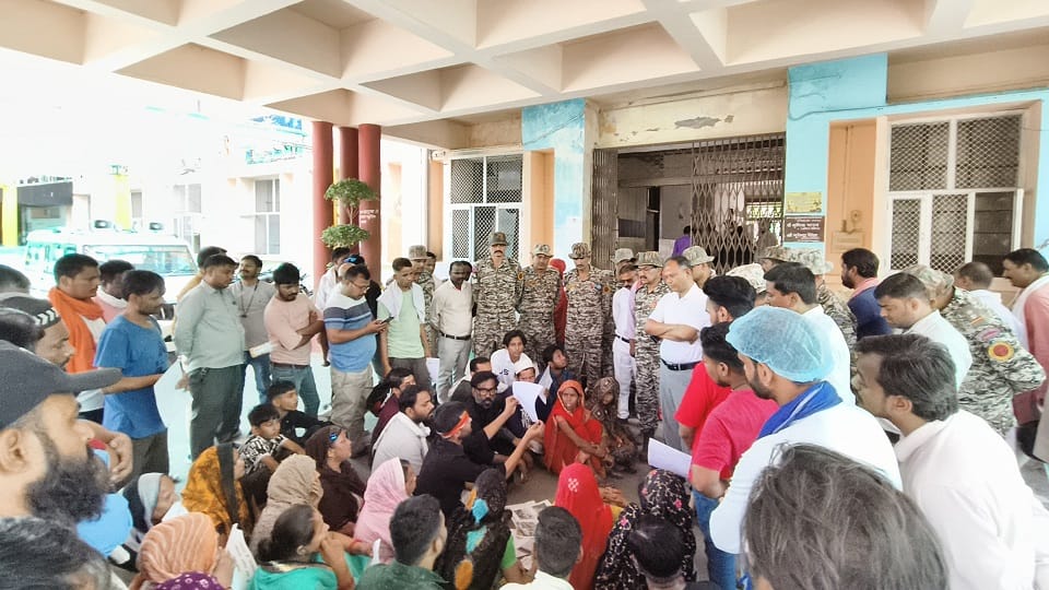 Public Protest in Agra Over Alleged ₹431 Crore Waiver to Power Company