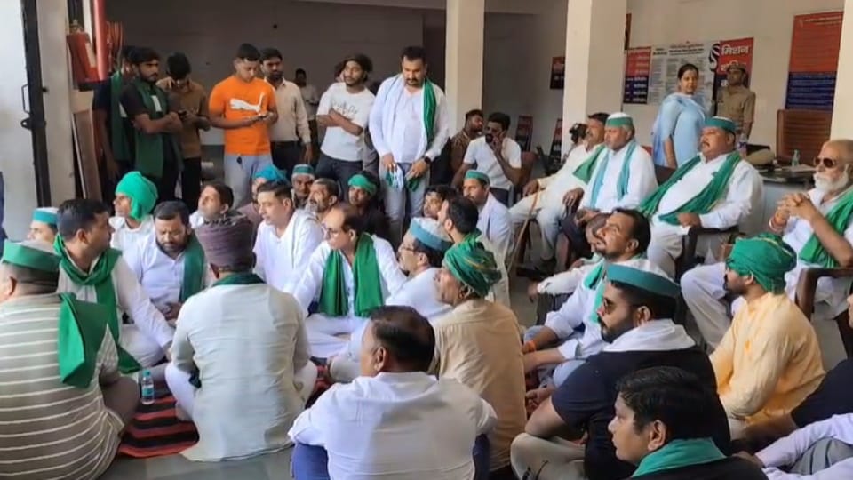 Meerut: BKU Launches Indefinite Protest at Ganganagar Police Station Over Alleged Assault on Student