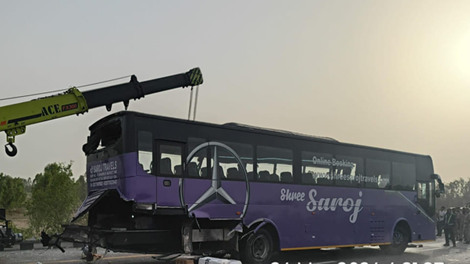 Big road accident in Unnao, Seven people Died in accident