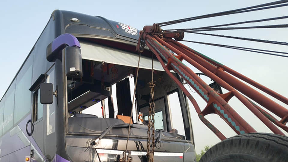 Big road accident in Unnao, Seven people Died in accident