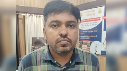 Lekhpal arrested for taking bribe uproar over action of anti-corruption team in Bareilly