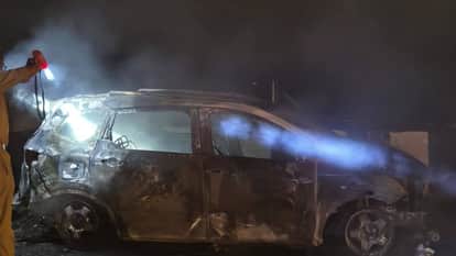 Ayodhya: Car of devotees returning from Ayodhya turns into a ball of fire, all passengers safe