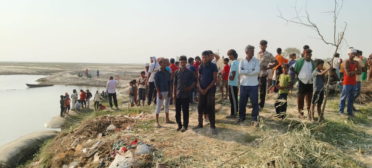 Bahraich: Three friends drowned while bathing in Saryu, two were rescued by villagers.