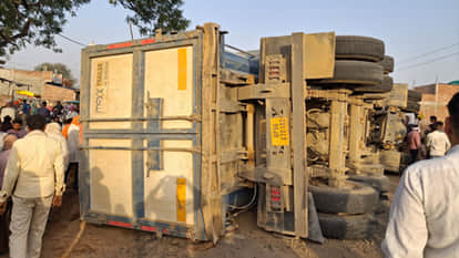 Accident in Banda: Five Dead, Six Injured After High-Speed Truck Collision