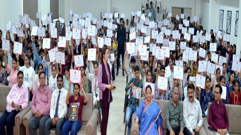 Amar Ujala Bhavishya Jyoti Award Ceremony in Aligarh