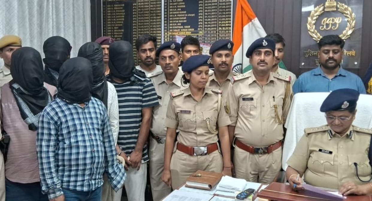 Bihar Shock Gang Targeting Sitamarhi-Howrah Express Busted Gold Worth Lakhs Recovered