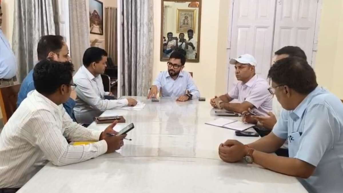 बिजली बहाली की कमान संभालने हेलीकॉप्टर से पहुंचे MD राहुल कुमार