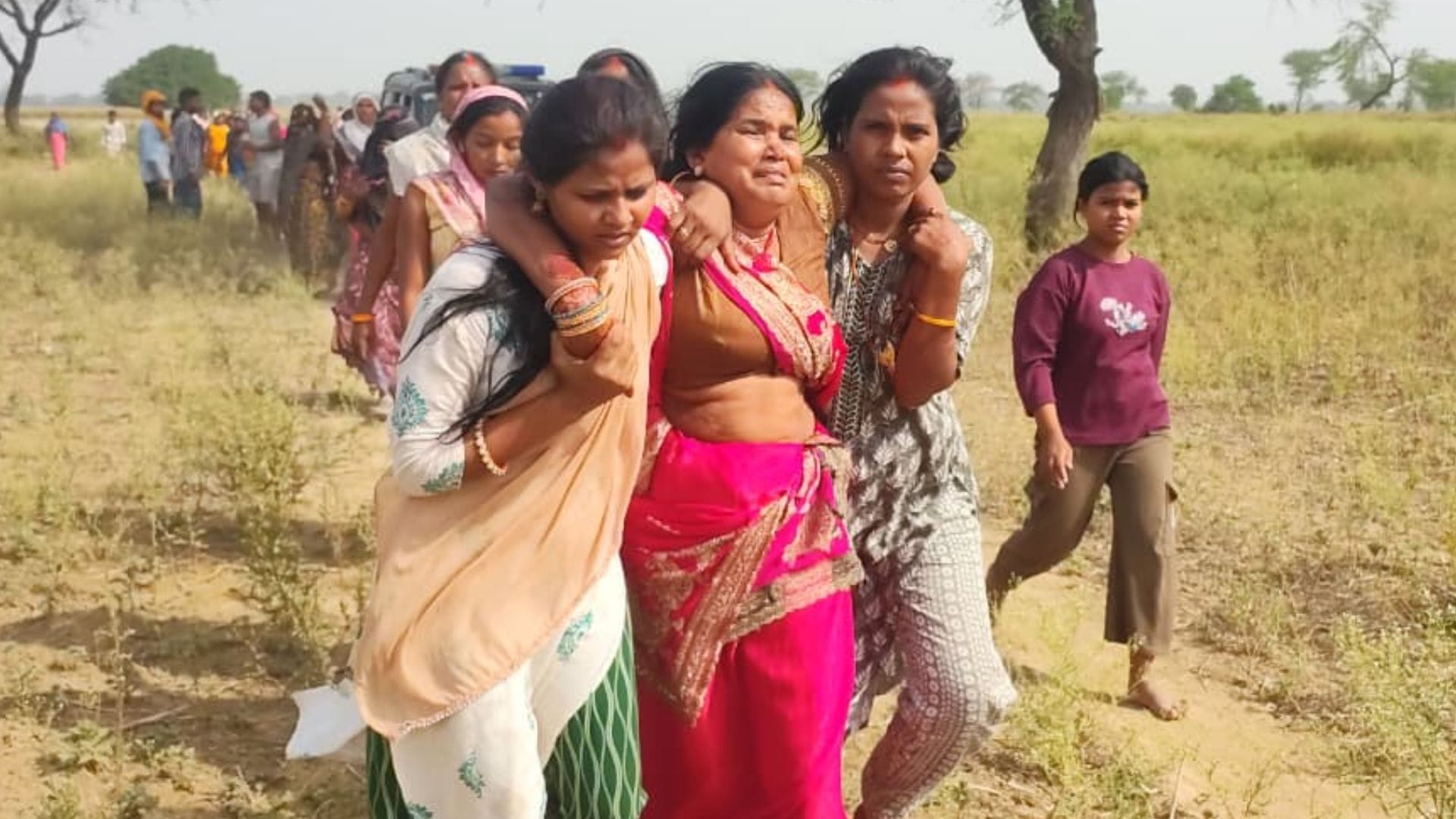 save her son mother threw saree into Ganges young man drowned within three minutes joy turns mourning