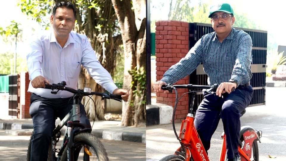 No Vehicle Day in Chandigarh Under Save Petrol campaign officials arrive at offices on bicycle
