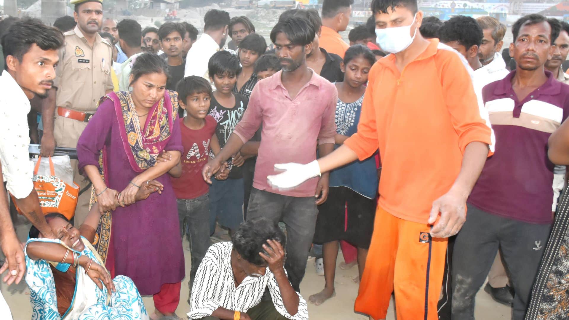 3 Childhood Friends Drown In Rapti River, Died Trying To Save Each Other In Turkmanpur news in hindi
