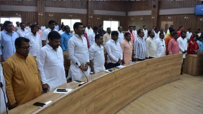 In Gorakhpur Nagar Nigam Over Missing Condolence Proposal For Late Councillor Roza Khatun