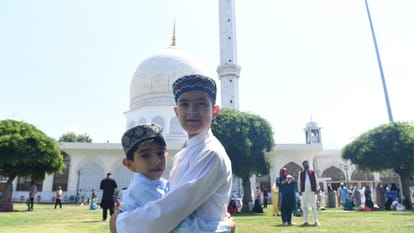 Namaz offered in Jammu and Kashmir on Eid-ul-Adha; thousands offer prayers.