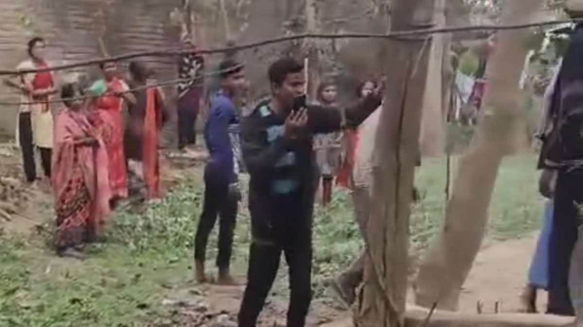 bettiah land dispute attack on police team si injured shikarpur west champaran news