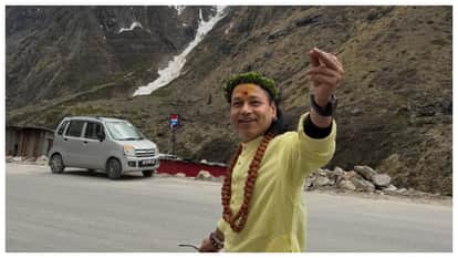 Kailash Kher Visits Badrinath After Kedarnath Shares Photo Wearing Rudraksh Mala And Chandan Tilak