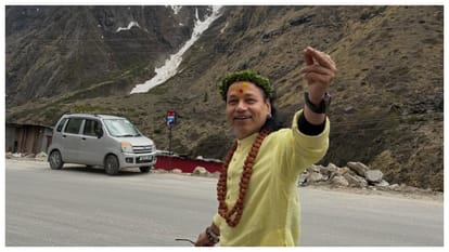 Kailash Kher Visits Badrinath After Kedarnath Shares Photo Wearing Rudraksh Mala And Chandan Tilak