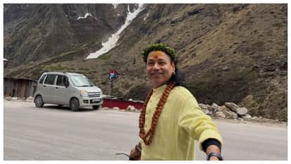 Kailash Kher Visits Badrinath After Kedarnath Shares Photo Wearing Rudraksh Mala And Chandan Tilak