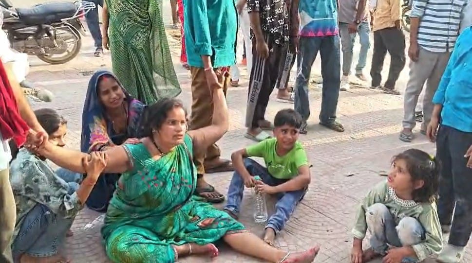 Five year-old visiting maternal grandparents crushed death truck accused driver beaten rescued police