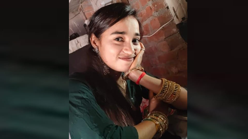 Hardoi: Body of newlywed woman found hanging
