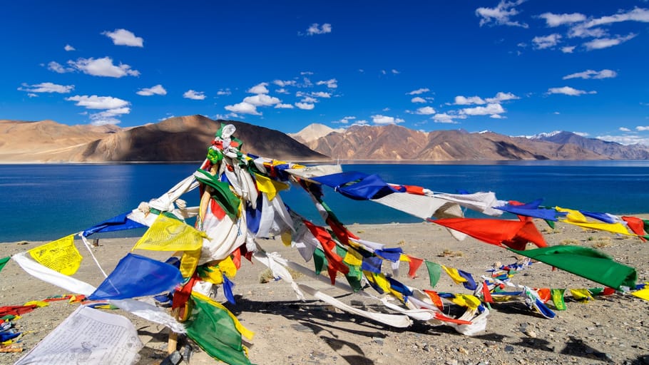 ladakh magical lake changes colour five times a day like chameleon Pangong Tso Ladakh