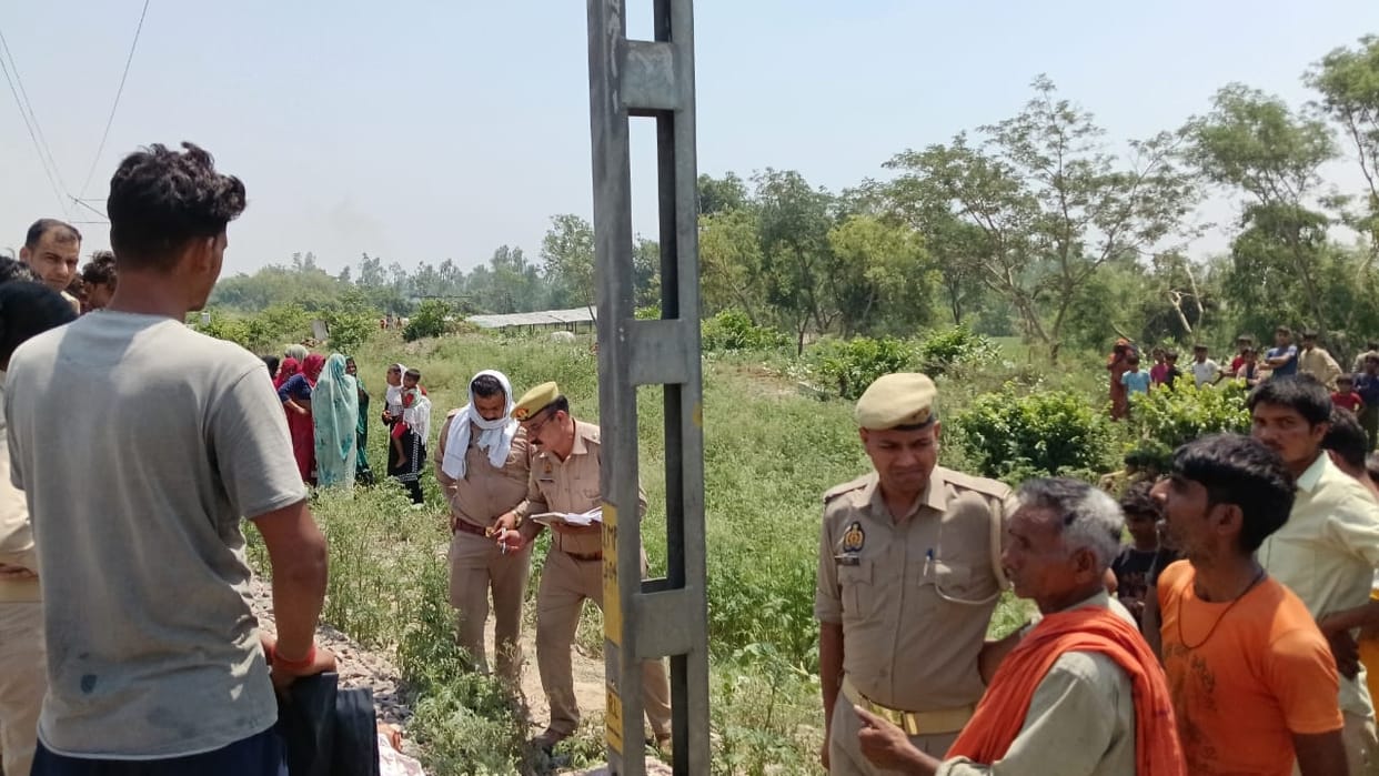 Woman dies after falling from train who returning from Purnagiri Devi in Bareilly