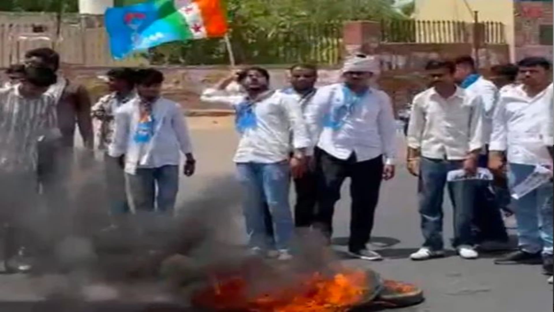 एनएसयूआई कार्यकर्ताओं का प्रदर्शन