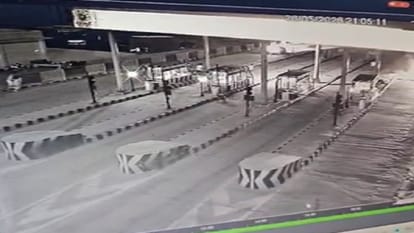 करनाल में टोल कर्मियों की गुंडागर्दी:जानलेवा हमला कर बीटेक छात्र को किया लहूलुहान, पीजीआई चंडीगढ़ रेफर - Toll Staff Thuggery In Karnal B.tech Student Left Bleeding ...