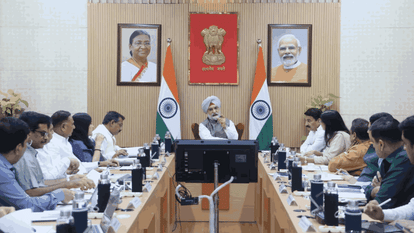 दिल्ली एलजी की बड़ी बैठक