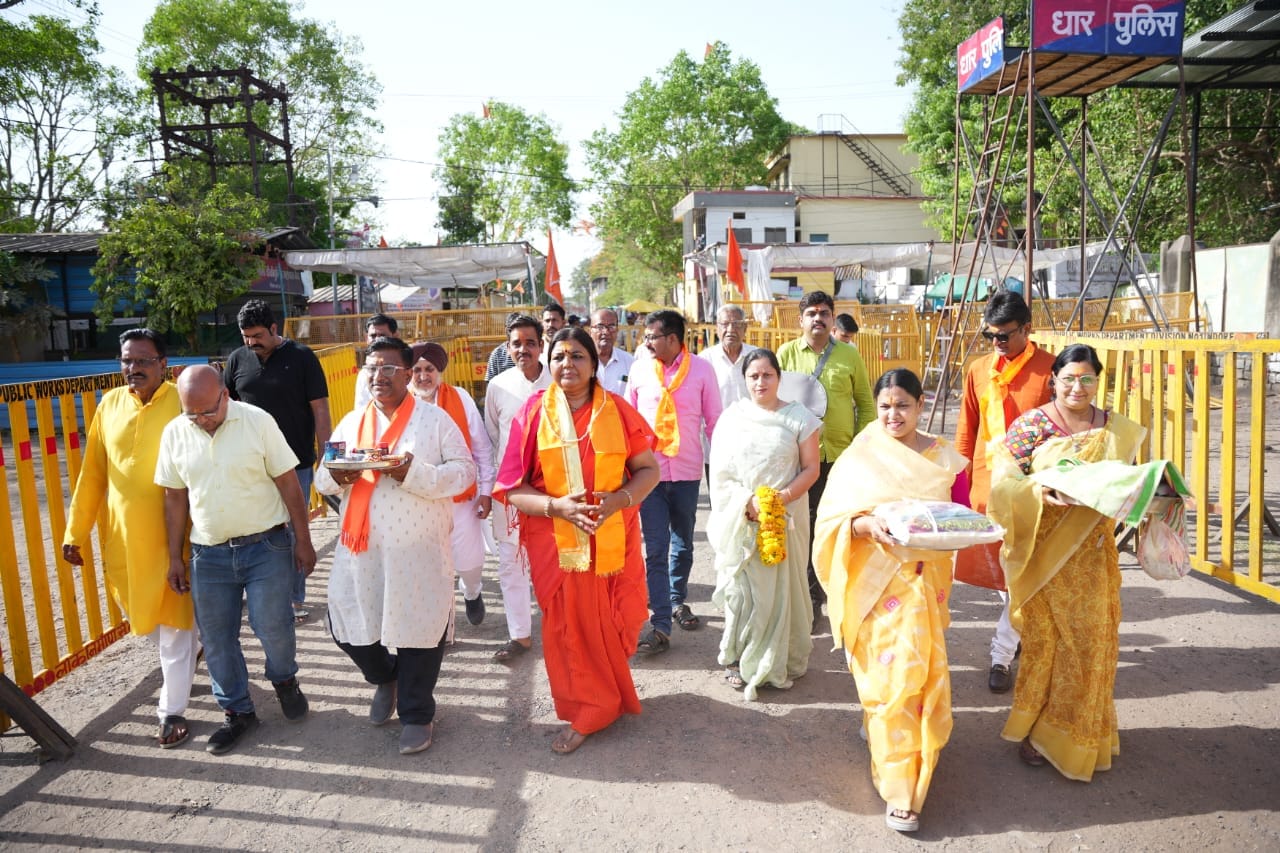 National President of Hindu Front for Justice Ranjana Agnihotri performed 'Kamalarchan' at Bhojshala.