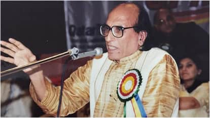 Legendary Poet Bashir Badr Death His Poetic Connection With Actress Meena Kumari