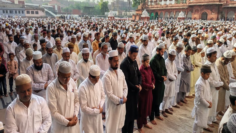 Massive Crowd Gathers at Agra Eidgah for Bakrid Prayers, Peace and Brotherhood Prayed For