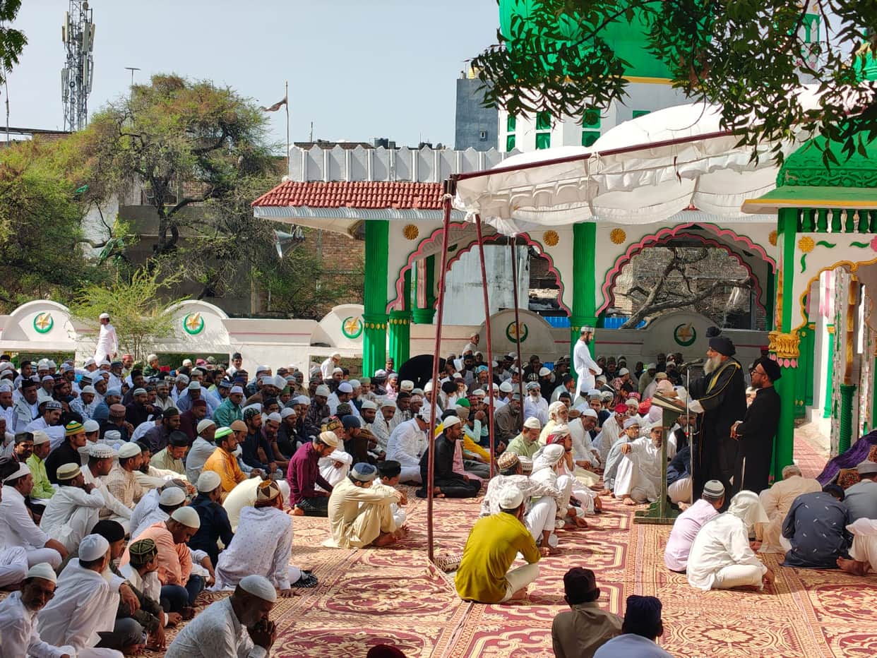 Indore: Namaz was offered at the Idgah ground in Indore, the city Qazi said – declare the cow as a national he