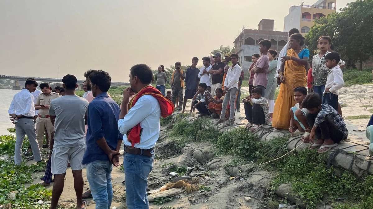 मौके पर मौजूद लोग