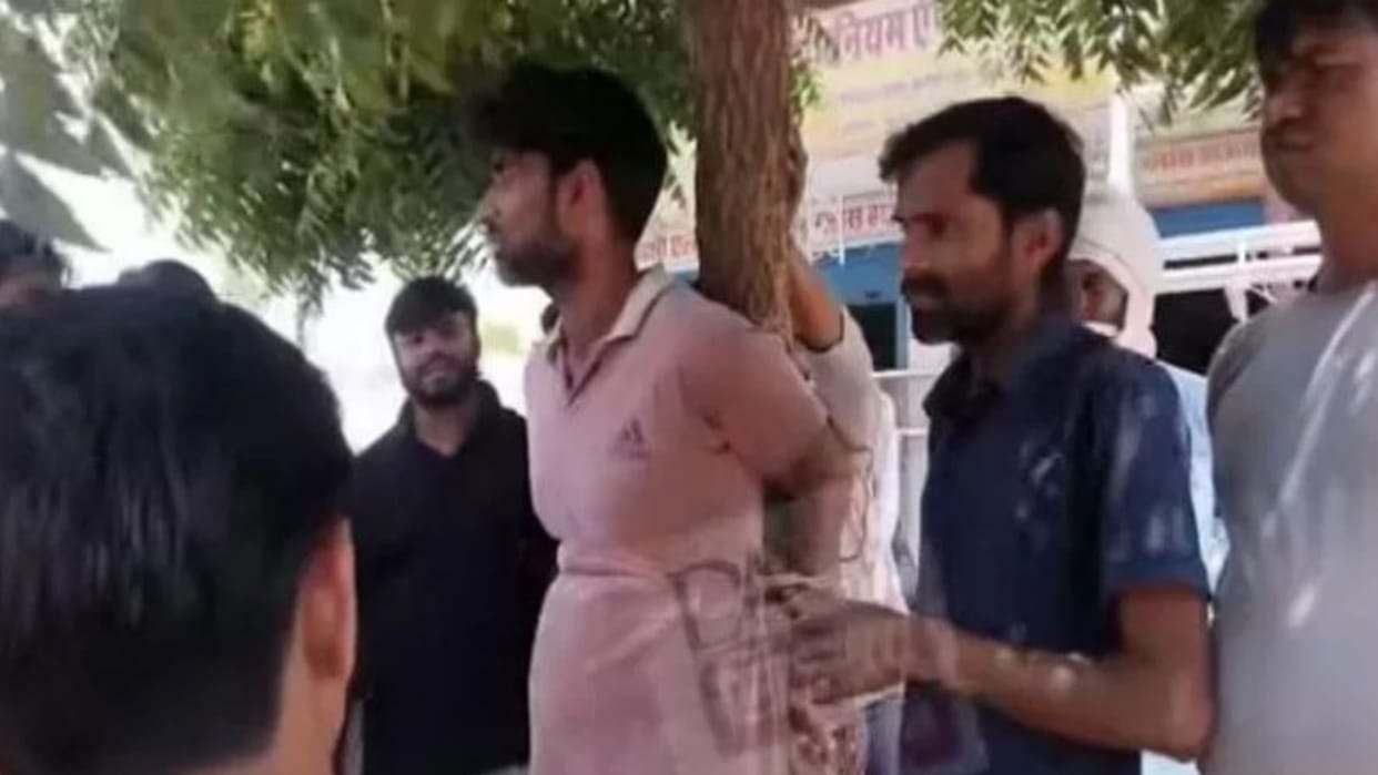 Dausa: Youth Tied to Tree Over Bike Theft Suspicion Dies During Treatment; Family Stages Protest at Hospital