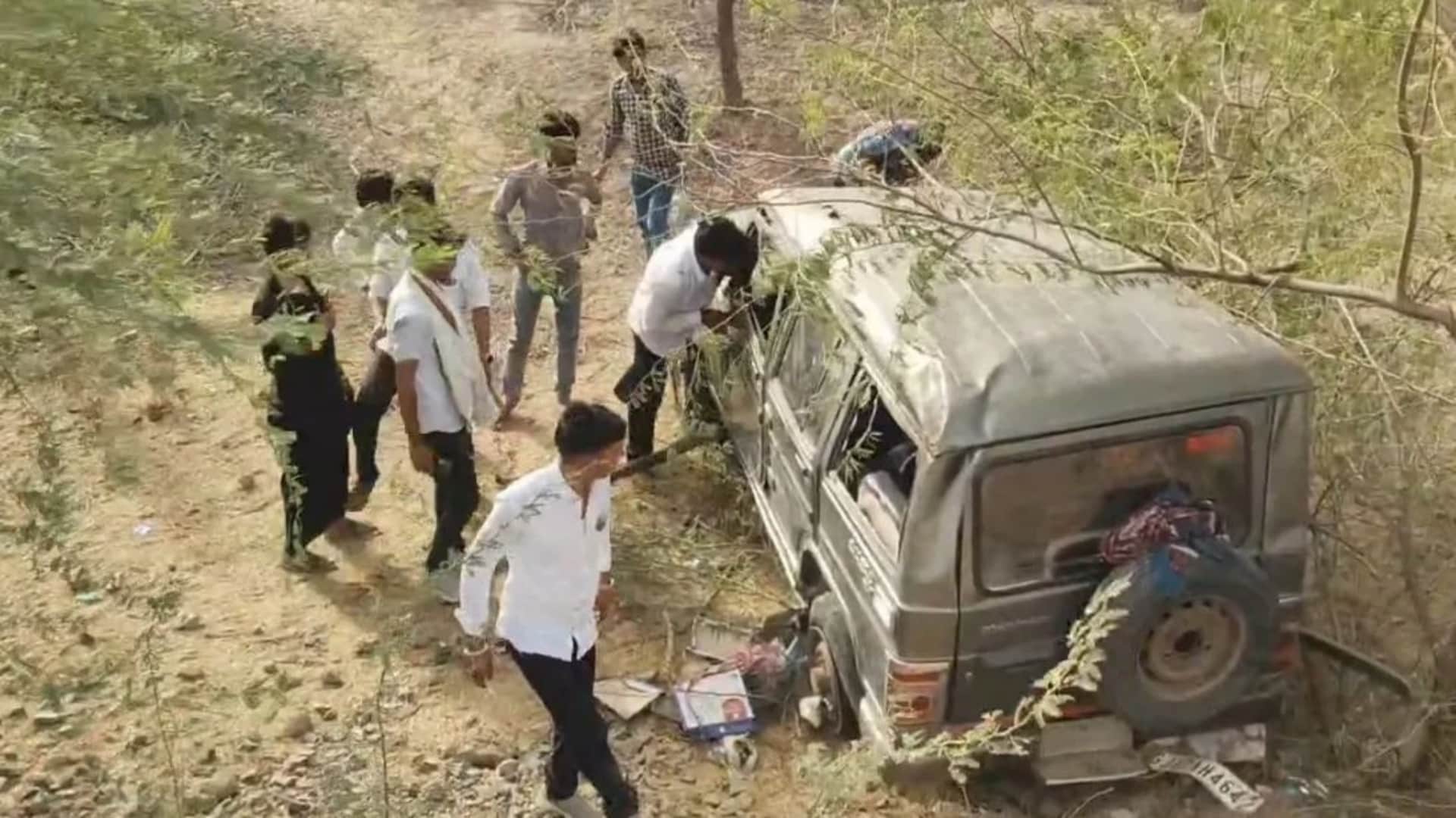 अजमेर दरगाह से लौट रहे परिवार की बोलेरो पलटी, चार की मौत