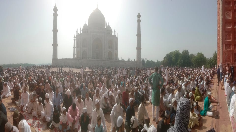 Eid Ul Adha 2026 Muslims Perform Namaj At Shahi Masjid of Taj Mahal