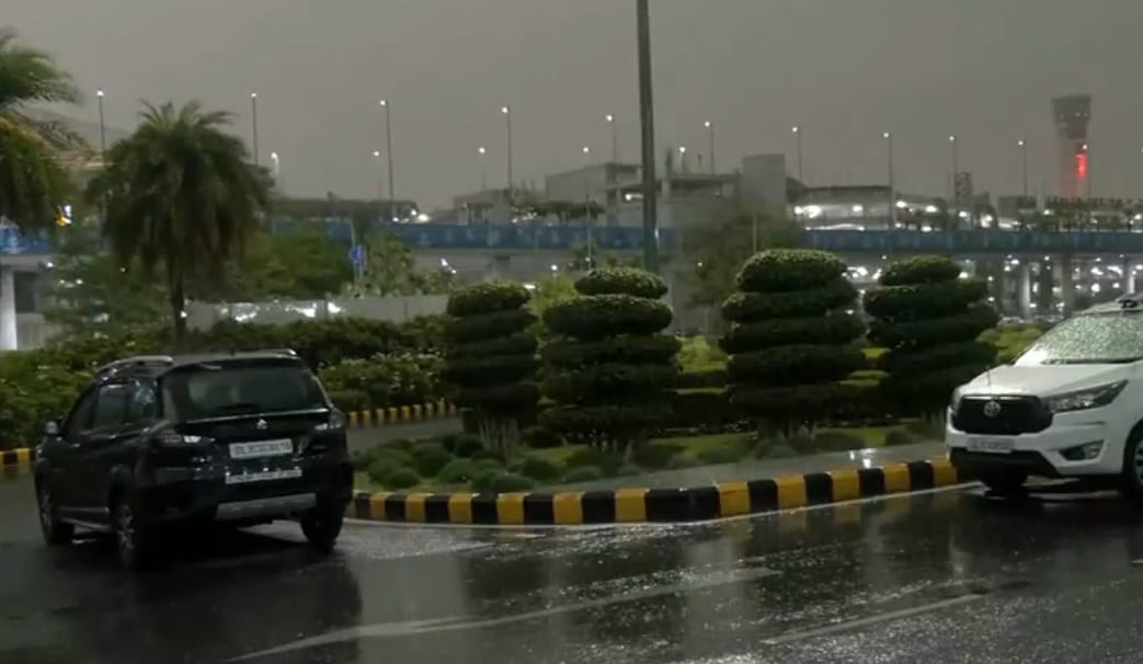 Rain Alert Intermittent rain continues in Delhi-NCR