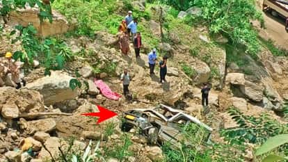 Road Accident in Kullu Himachal taxi plunges into gorge