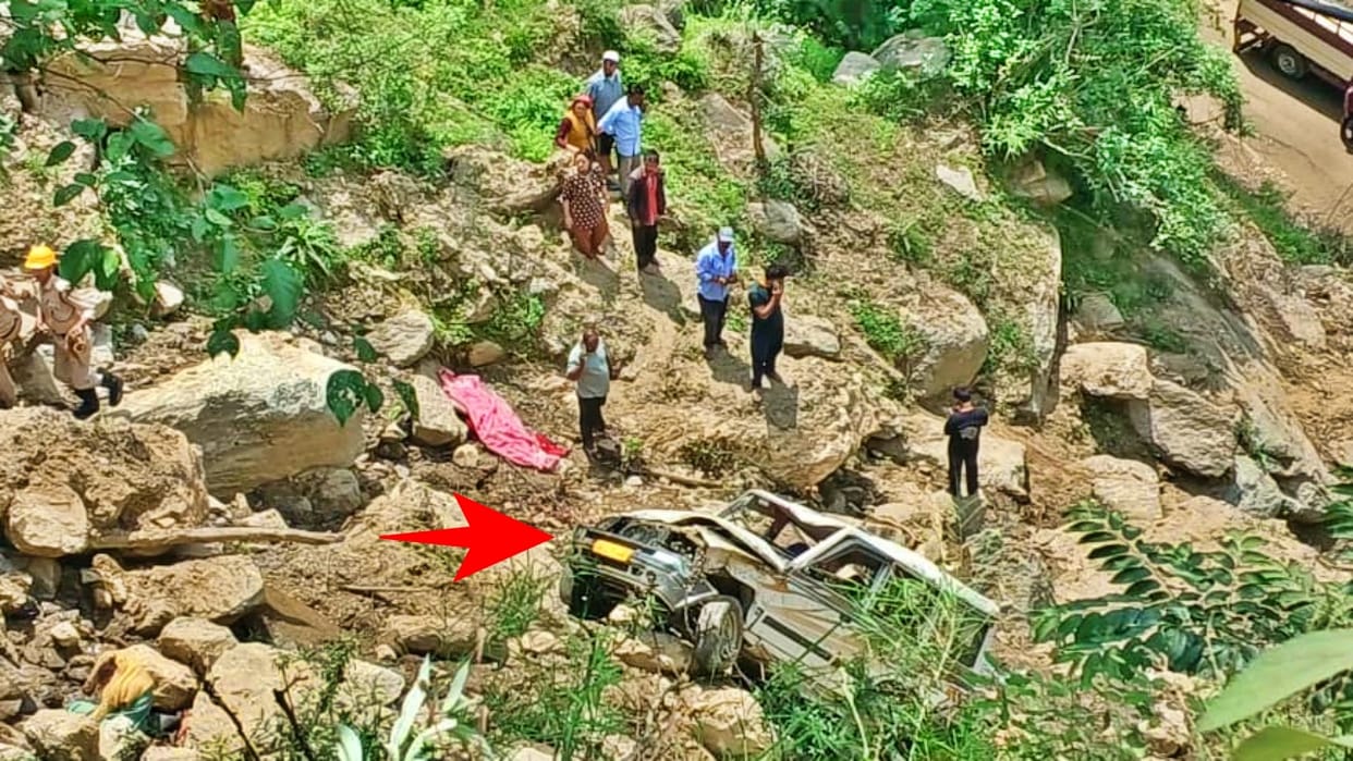 Road Accident in Kullu Himachal taxi plunges into gorge