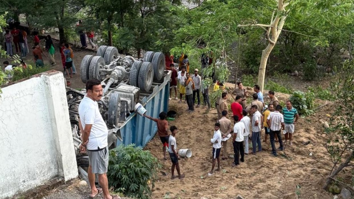 Truck and dumper accident near Rishikesh Bhadrakali intersection driver and woman killed